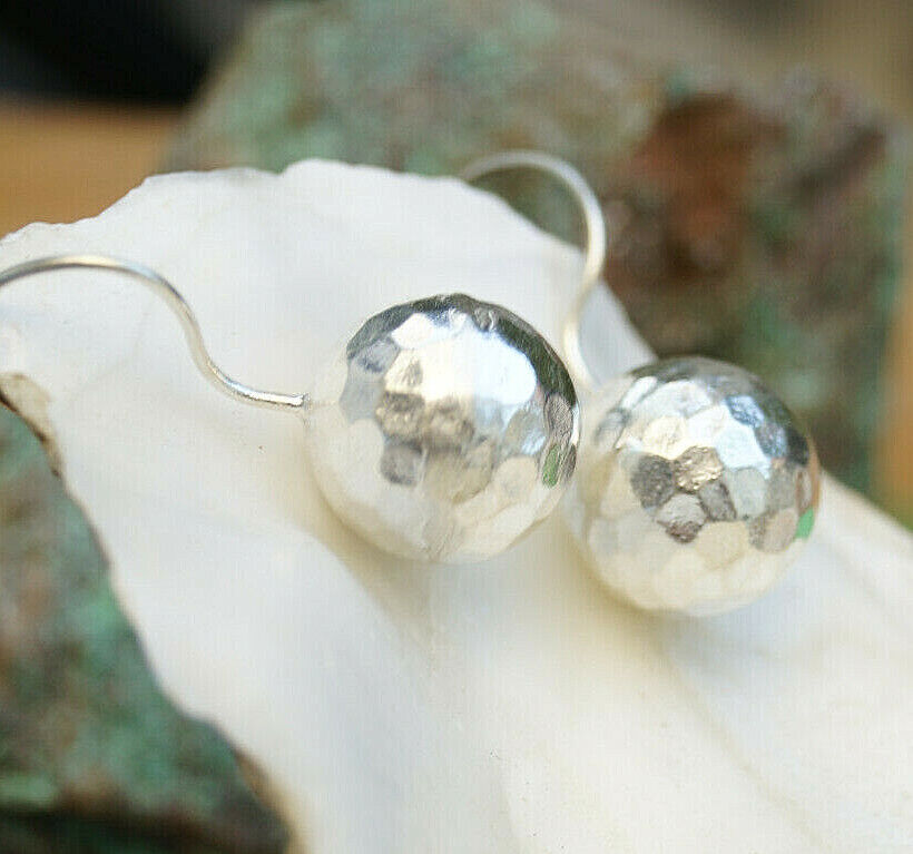 Handarbeit 980er Silber Vintage Ohrhänger Kugel Disokugel Hammerschlag Modern – Bild 7