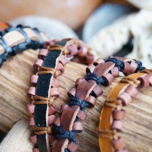 Echtes Öko Lederarmband 1,5 cm breit Natur Braun Schwarz Holzkugel Leder Armband