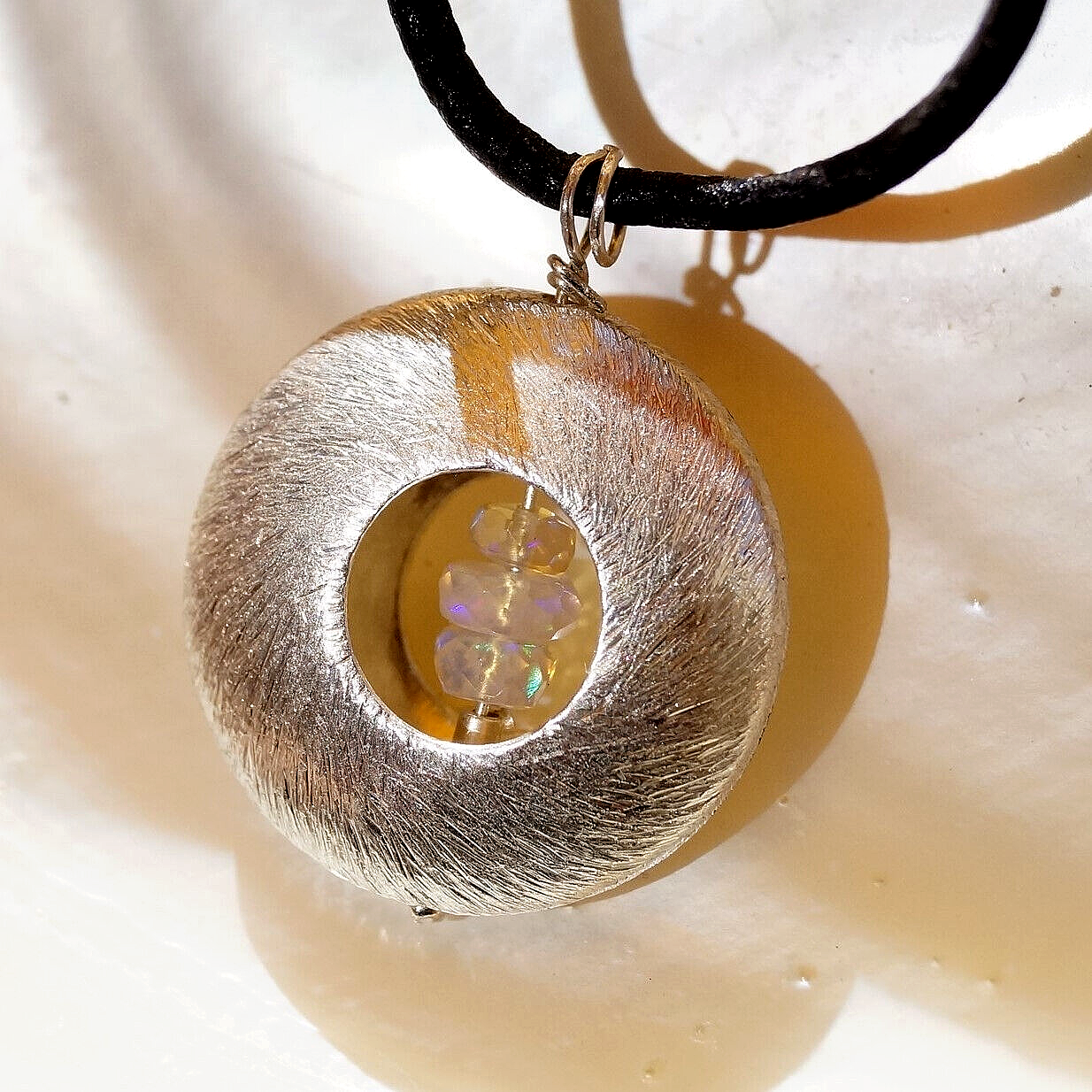 Groß Kettenanhänger 925er Silber Opal Feueropal Rondell 0,7 ct. Gebürstet Donut – Bild 3