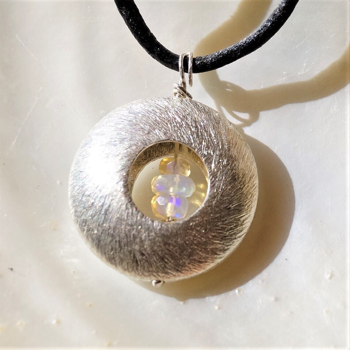 Groß Kettenanhänger 925er Silber Opal Feueropal Rondell 0,7 ct. Gebürstet Donut – Bild 5