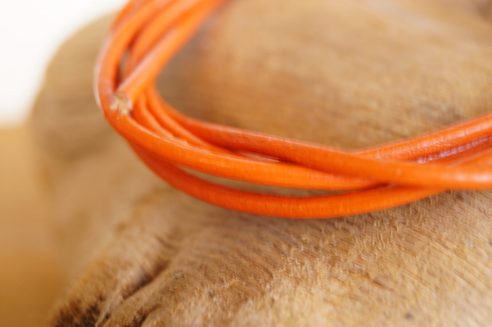 1 m ÖKO Rindsleder Orange Lederband 2 mm Lederriemen Leder Riemen – Bild 4