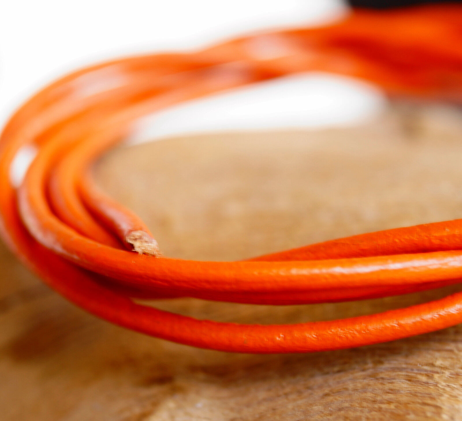 1 m ÖKO Rindsleder Orange Lederband 2 mm Lederriemen Leder Riemen