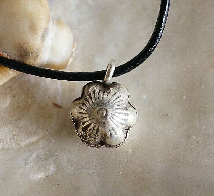 980er Silber Anhänger Blüte 1,2 x 1,1 cm Vintage Design Floral Klangkugel Klein