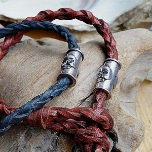 Lederarmband - 22 cm 5 mm Ø Totenkopf Braun / Schwarz geflochten Leder Armband
