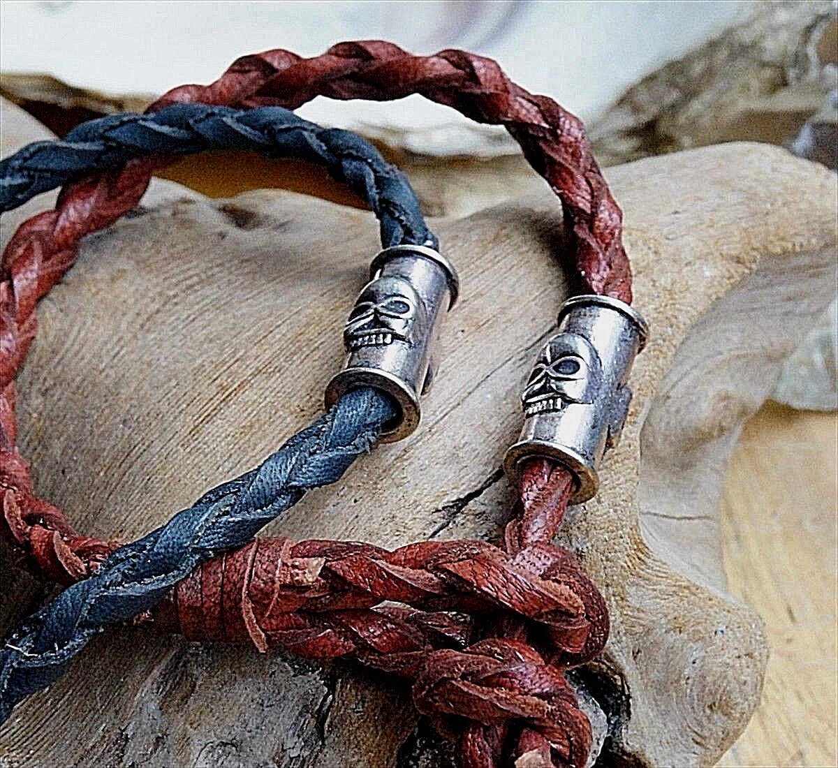 Lederarmband - 22 cm 5 mm Ø Totenkopf Braun / Schwarz geflochten Leder Armband