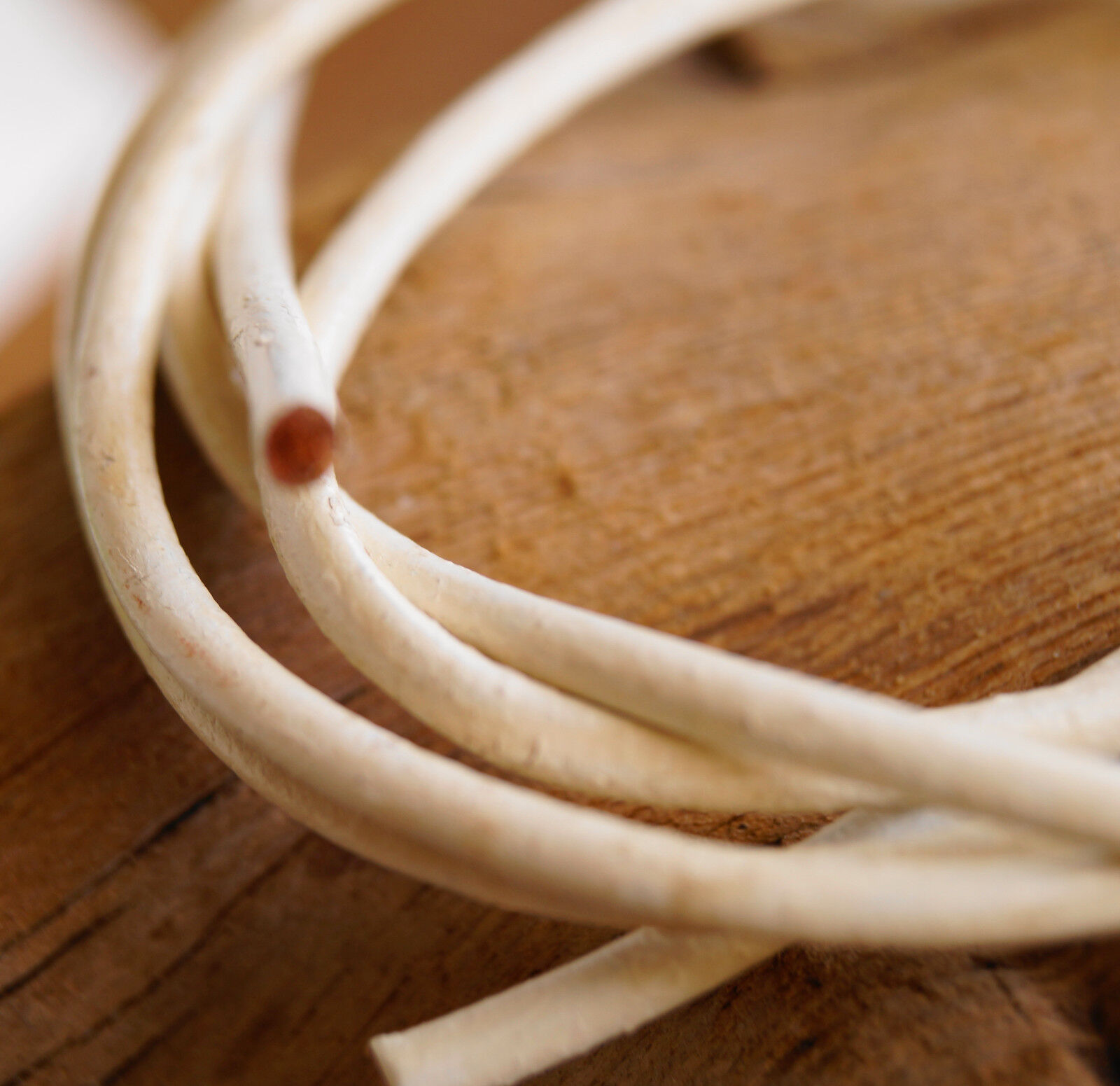 1 m ÖKO Büffelleder Weiß Beige Lederband 3 mm Lederriemen Büffel Leder Band – Bild 4