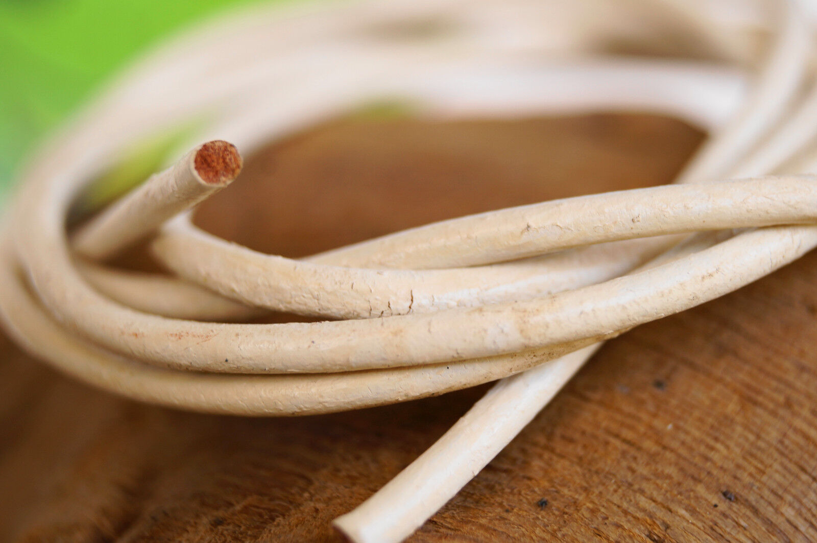 1 m ÖKO Büffelleder Weiß Beige Lederband 3 mm Lederriemen Büffel Leder Band – Bild 5